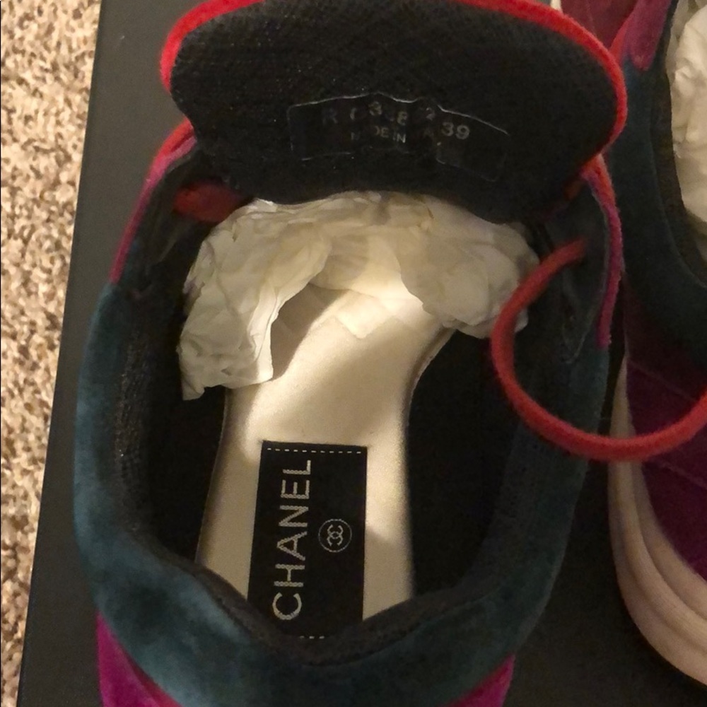 🚫SOLD🚫 CHANEL SNEAKERS - Picture 4 of 8